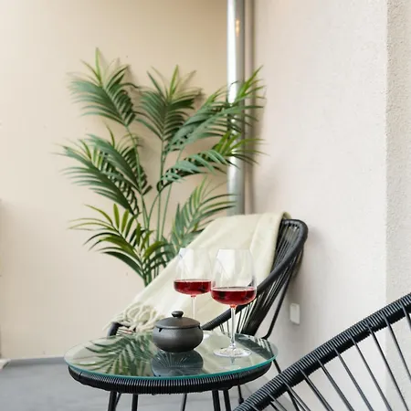 Premium-apartment Mit Balkon - Perfekt Fuer Familien, Gruppen Und Geschaeftsreisende - Zaya Apartment Leipzig